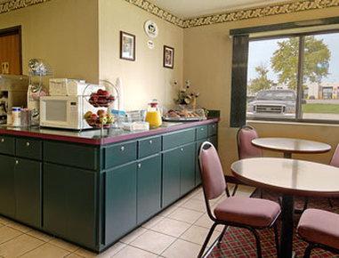 Hotel Super 8 By Wyndham I-57 Monee