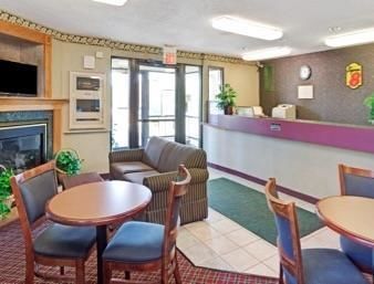 Hotel Super 8 By Wyndham I-57 Monee